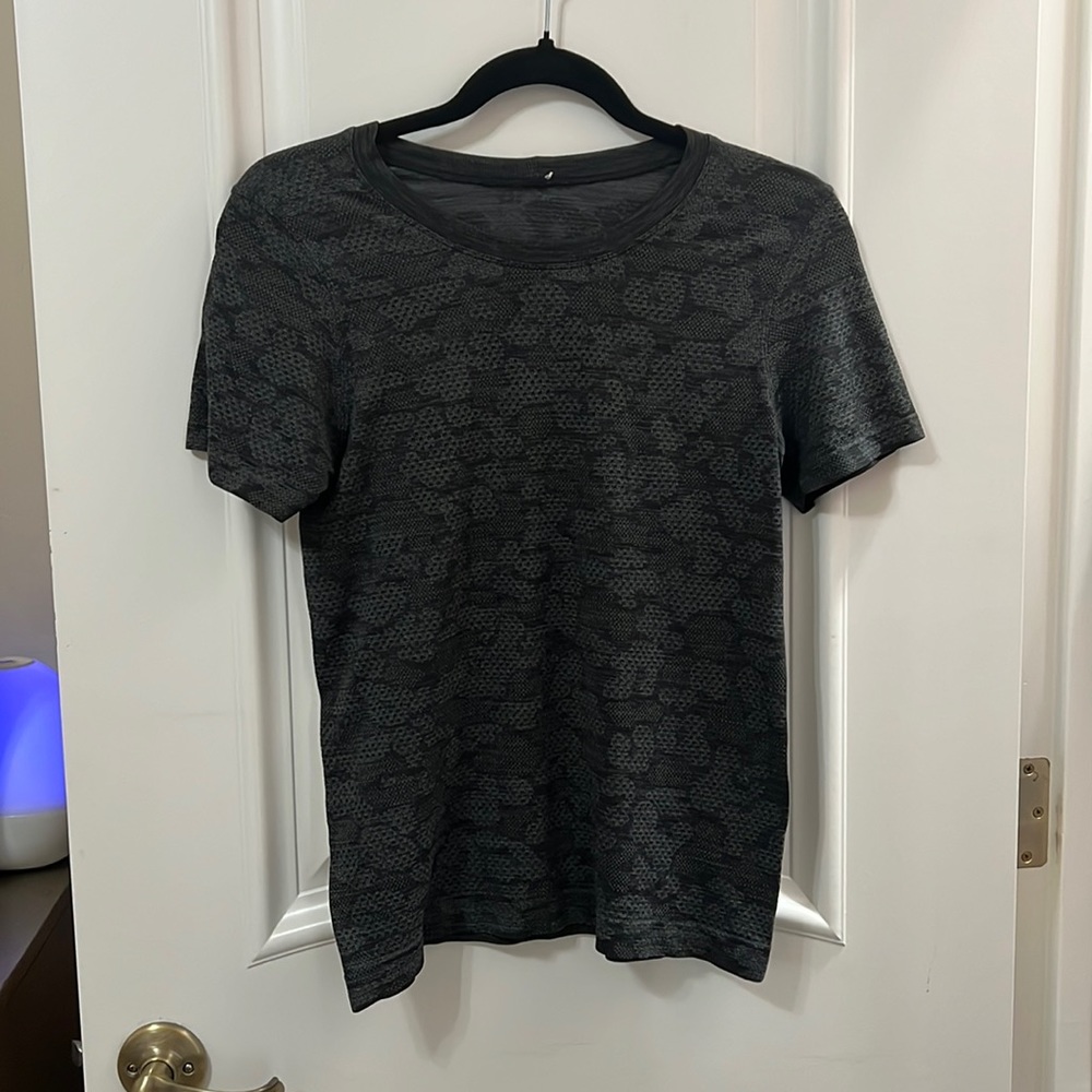 Black lululemon shirt